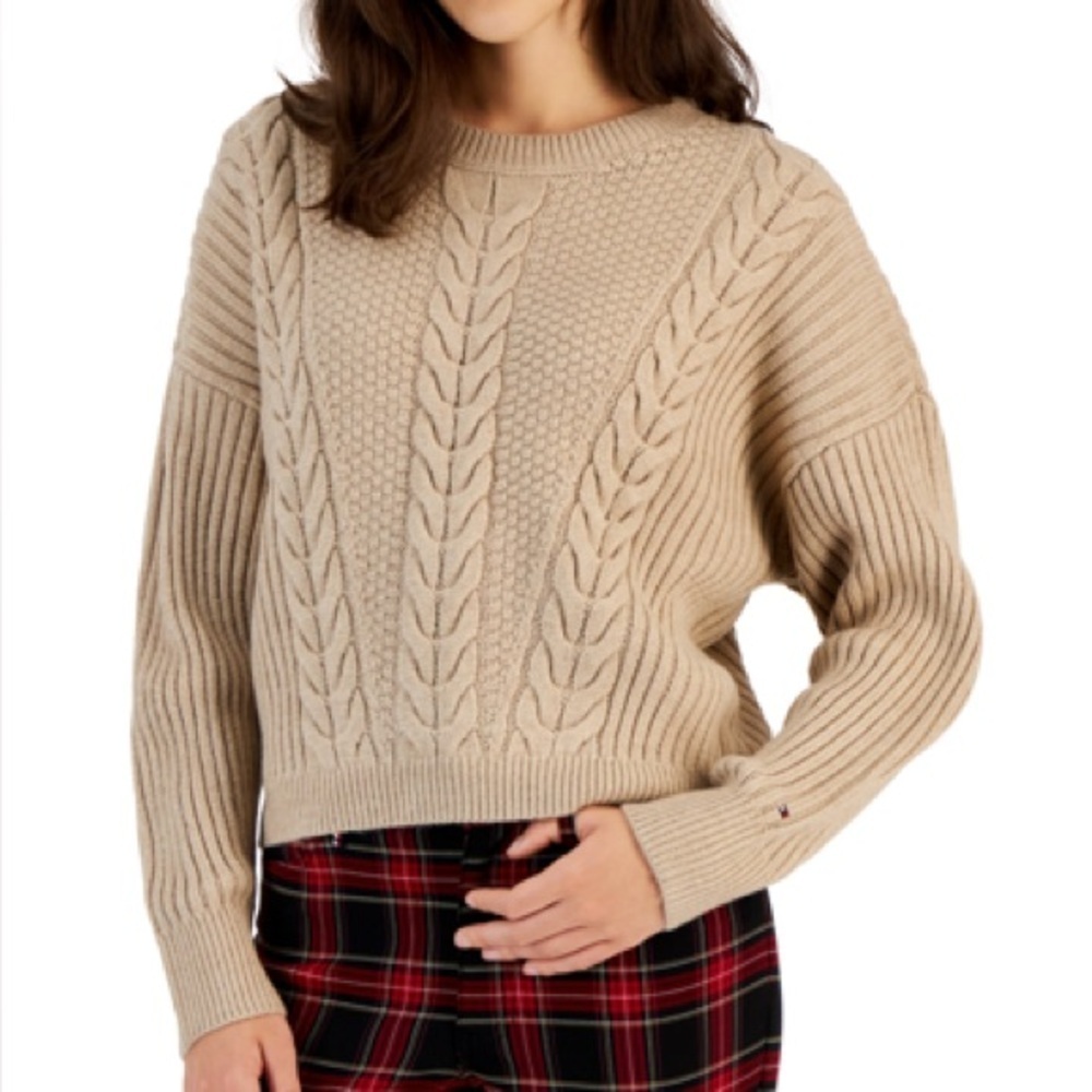 Tommy Hilfiger
Women's Cable-Knit Drop-Shoulder Sweater